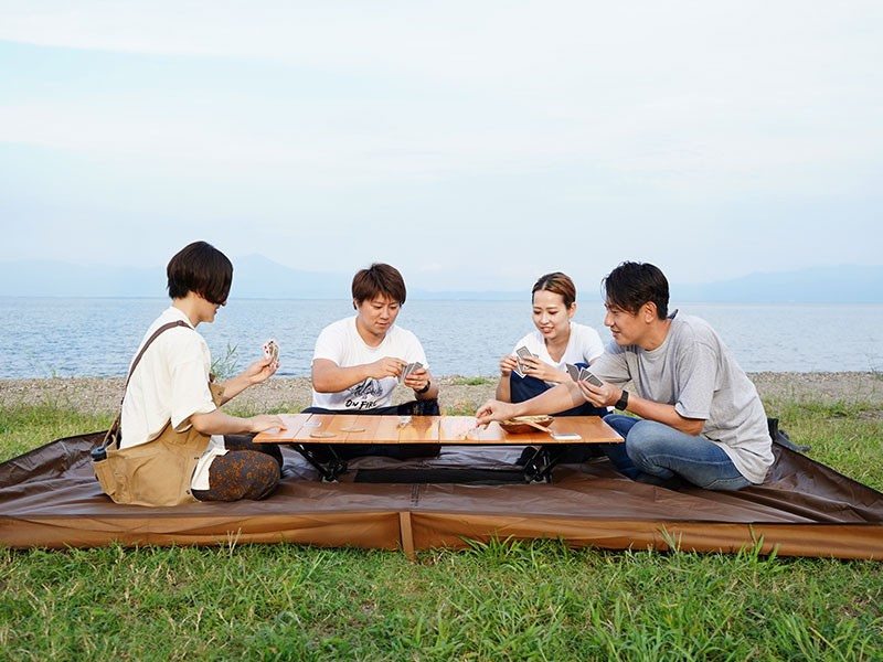 Kyanary Table