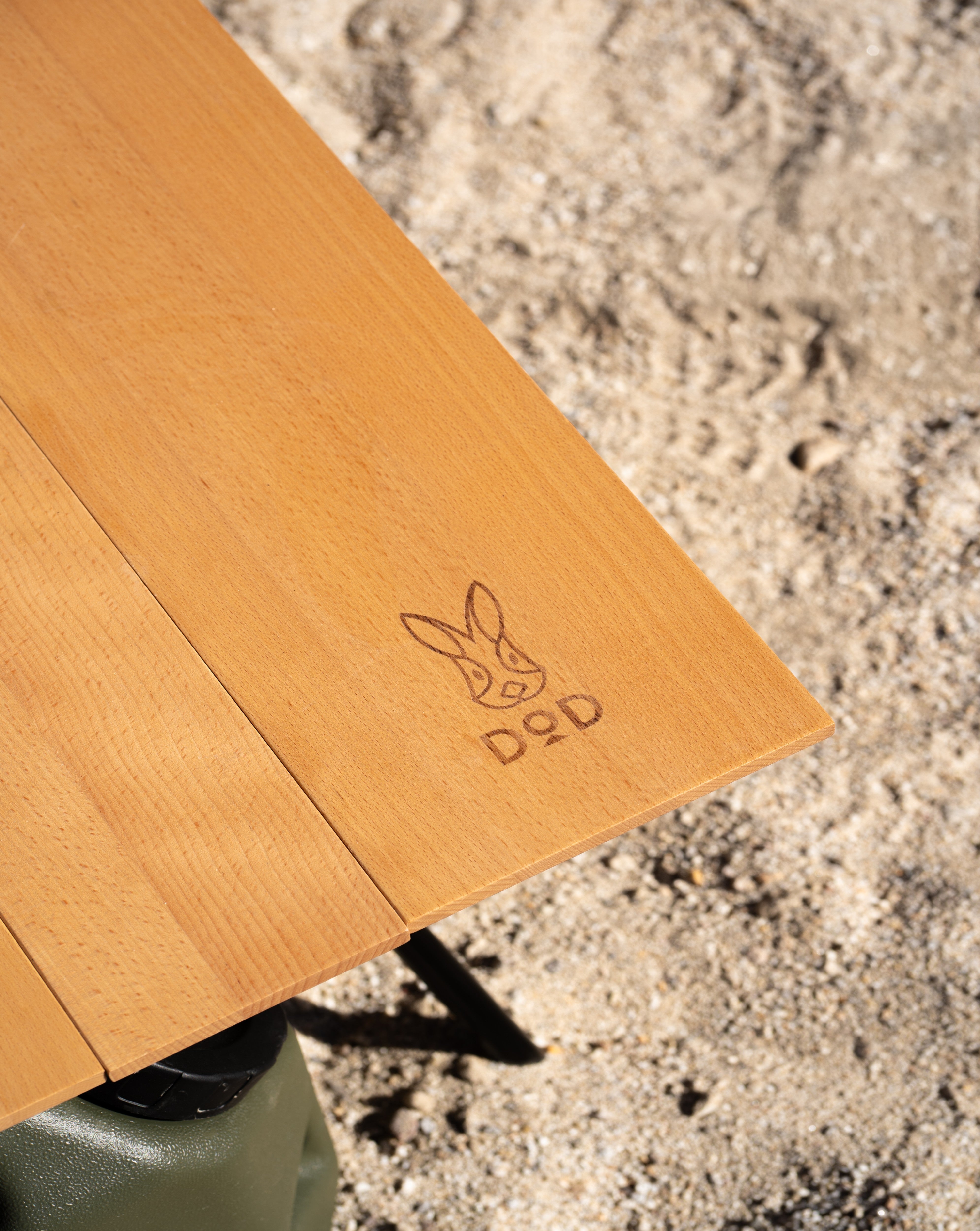 Kyanary Table