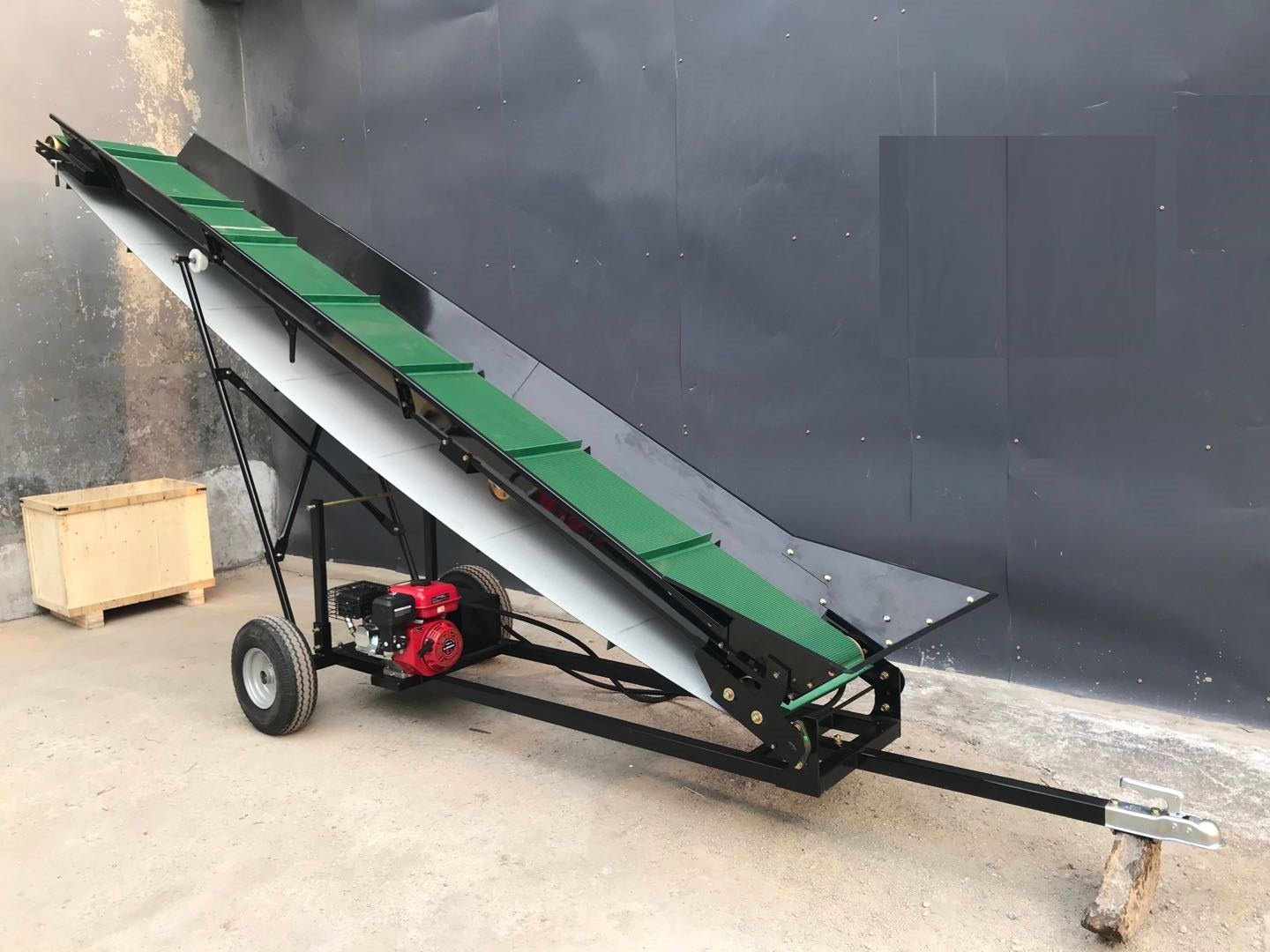 Portable Material Conveyor &ndash; Gas-Powered Firewood & Grain Mover | FC300 / FC500